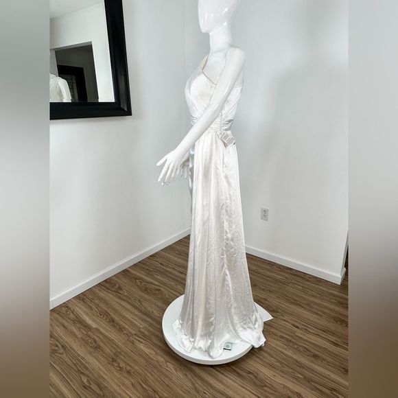 🔥🔥 Mac Duggal Draped One Shoulder Gown - Picture 8 of 12